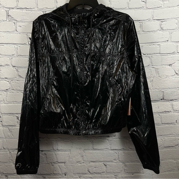 Aqua Athletic Cropped Hooded Coated Windbreaker Jacket Pockets Black M NWT - Picture 2 of 6